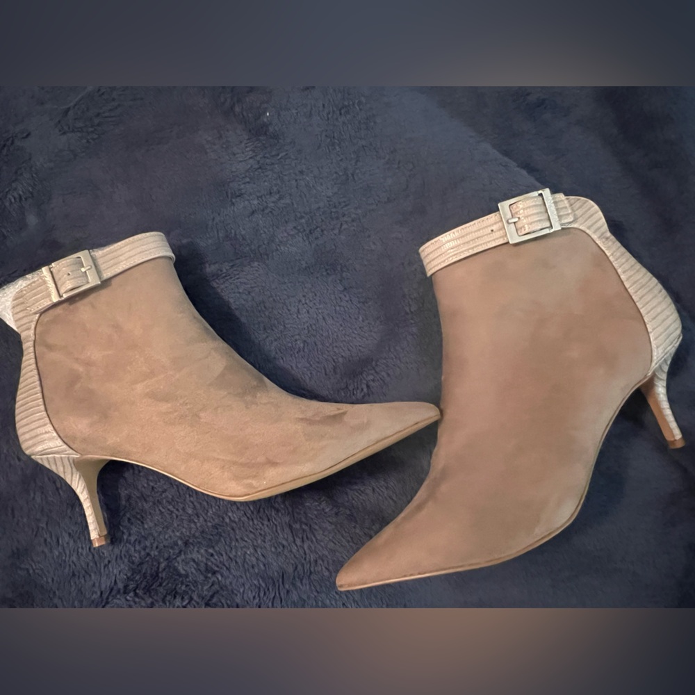 Brand new size 9 Suede heeled booties
